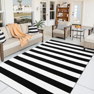 Black and White Striped Rug 3"x5" - new in box