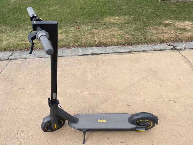 Segway Ninebot KickScooter MAX G30P, Electric Scooter w/ 350W Motor - Image 10