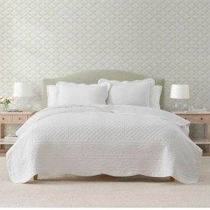 Martha Stewart - King Size Quilt Set- new