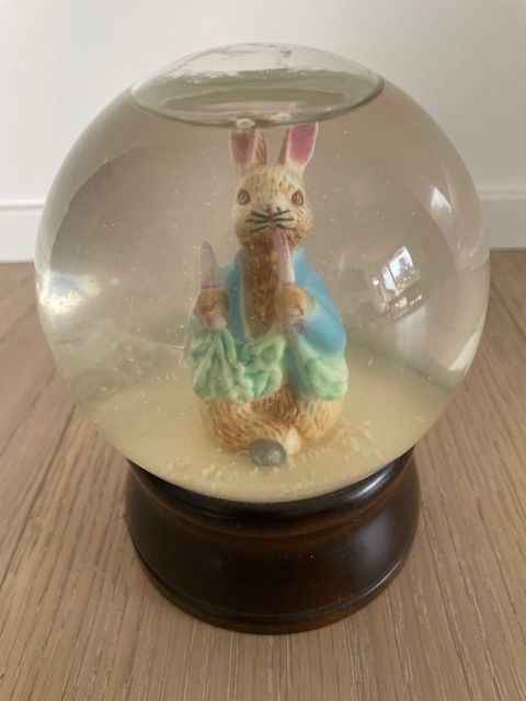 Vintage 1983 Schmid Peter Cottontail Musical Snow Globe