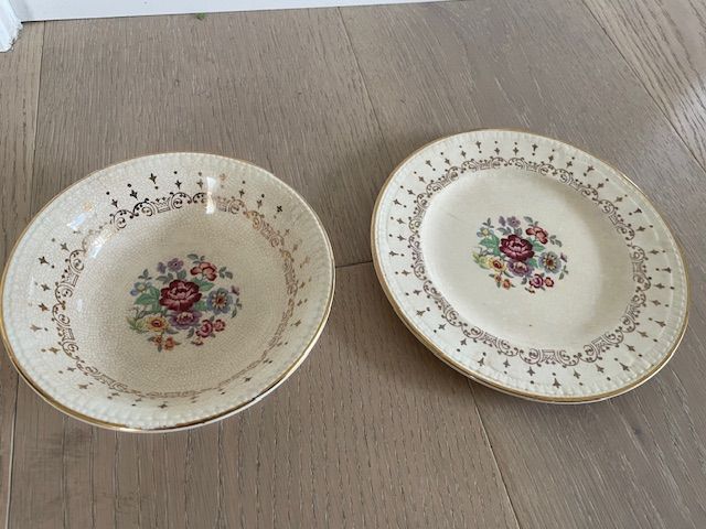 Vintage Coronet Floral Bowl & Plate Set with Gold Trim - Image 3