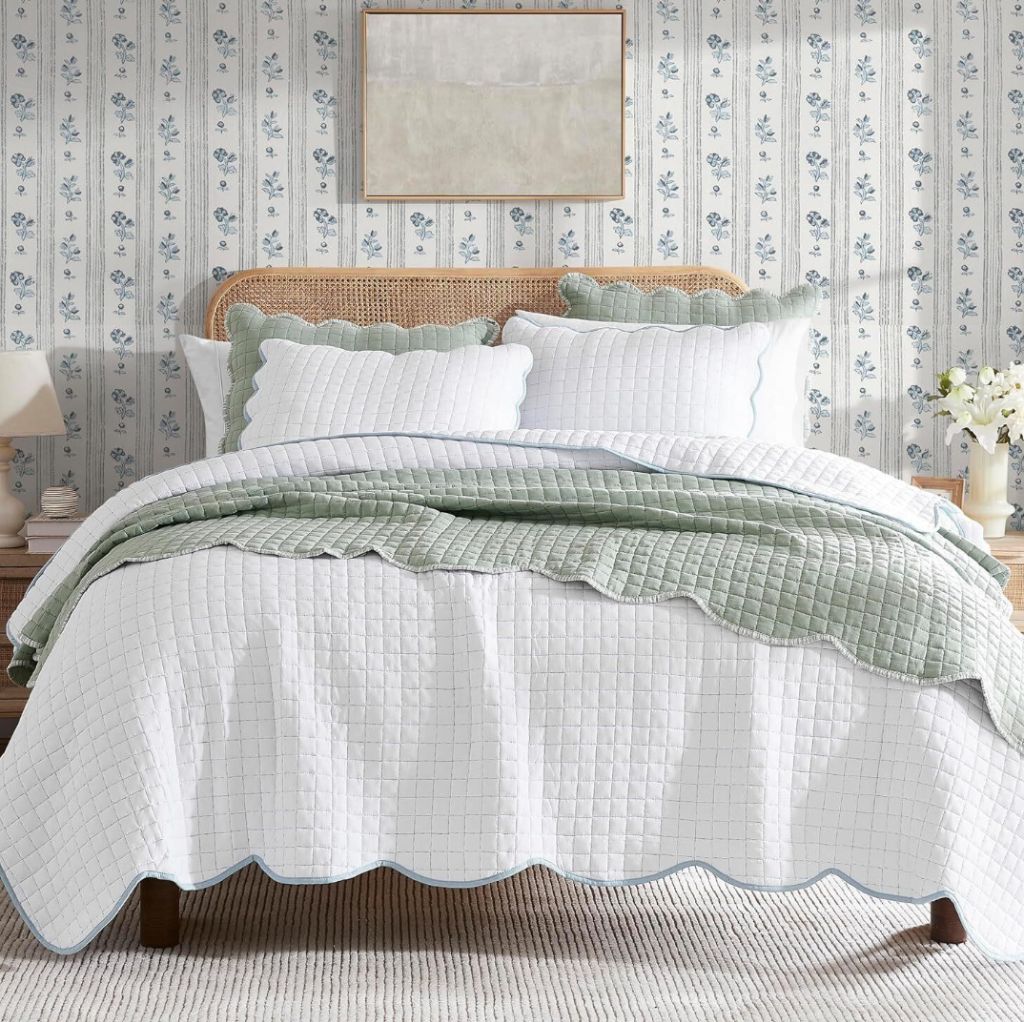 White Queen Size Quilt Bedding Set- new in box