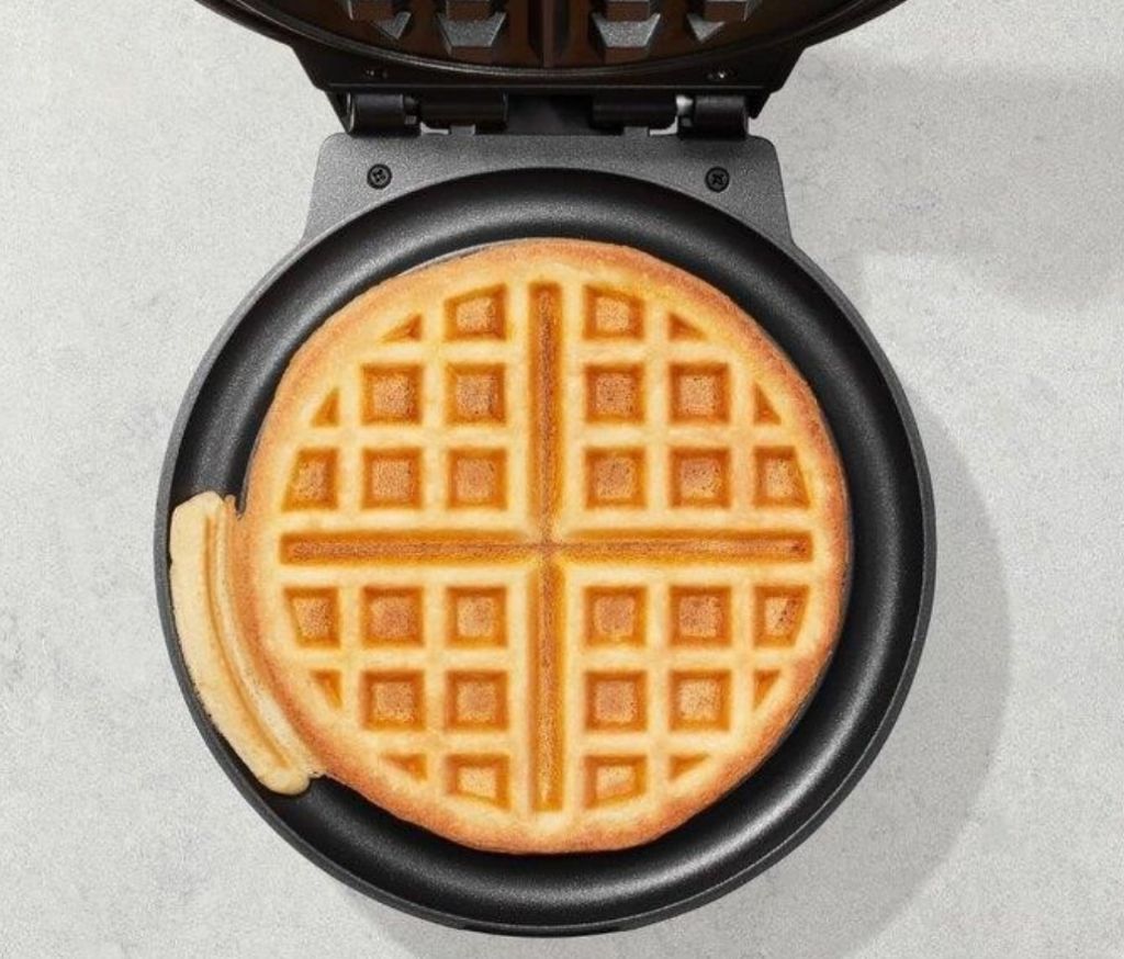 Chefman Anti-Overflow Belgian Waffle Maker- new in box - Image 3