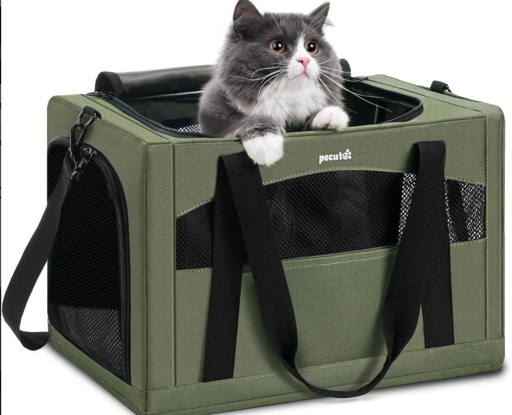 pet carrier M , Foldable under 7kg- new in box