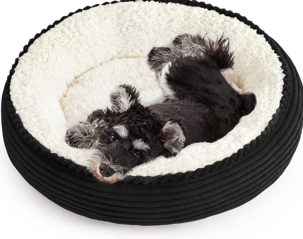Love's Cabin Round Donut Pet Bed, 25in- new