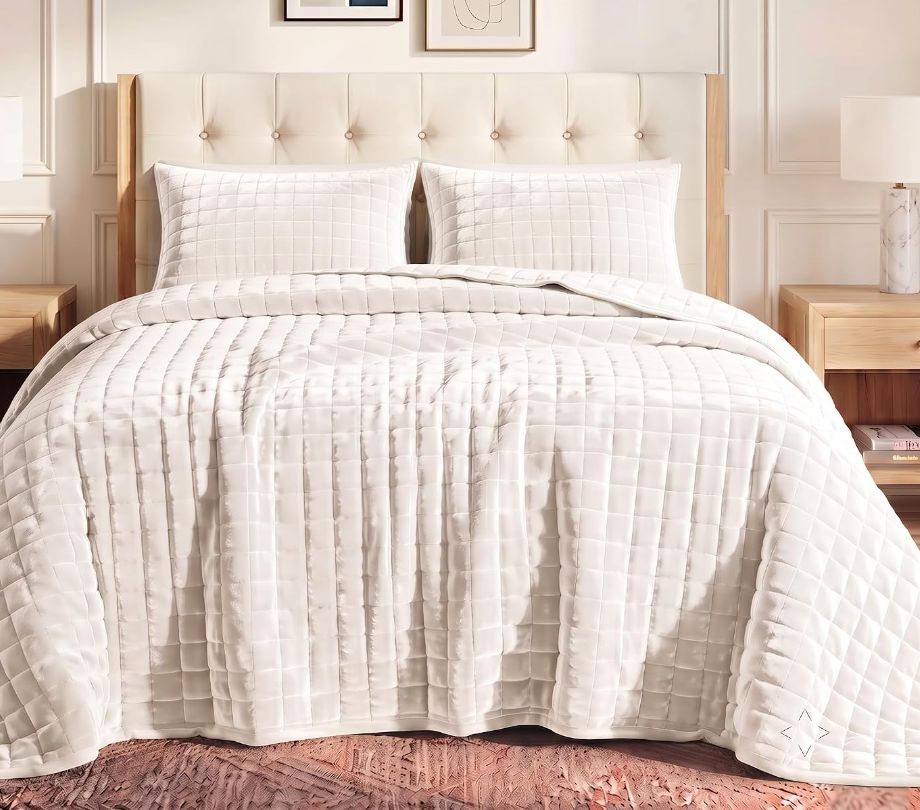 Tribeca Living Velvet Twin Quilt Set-new